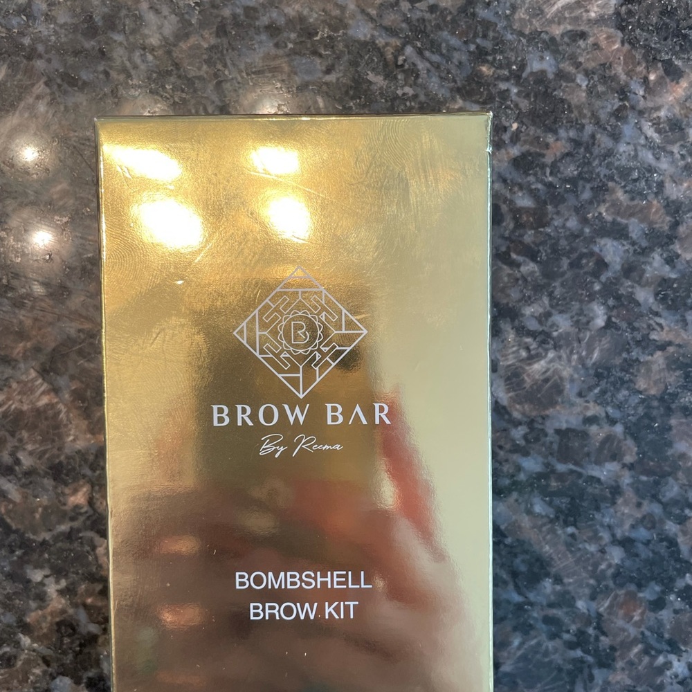 Bombshell Brow Kit NWT - Picture 4 of 4